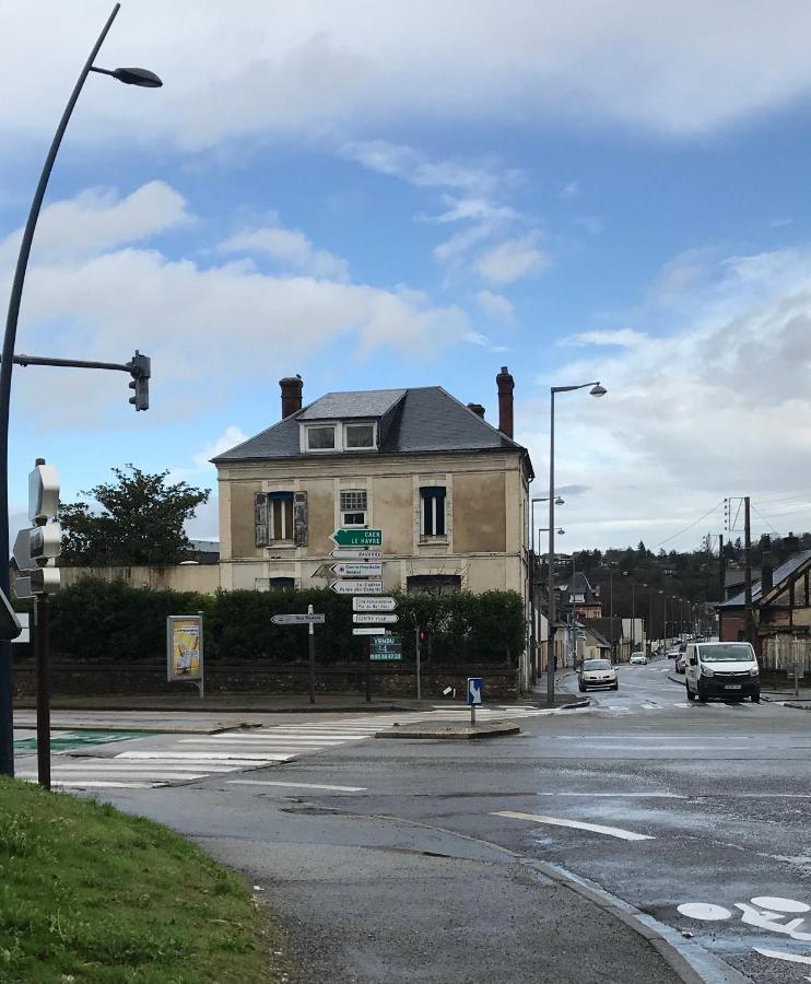 T2 Home Sweet Home Gare Wifi Parking Évreux Zewnętrze zdjęcie
